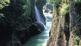 Les gorges de Tedori (les chutes de Watagataki et la forêt d’Ikoinomori)